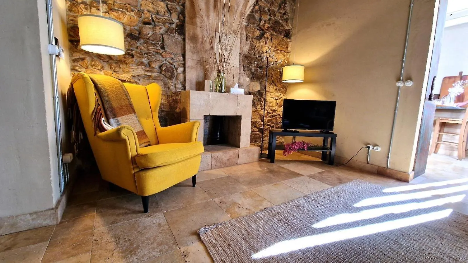 Stone Rustic Beach apartment 布拉内斯 0*,  西班牙